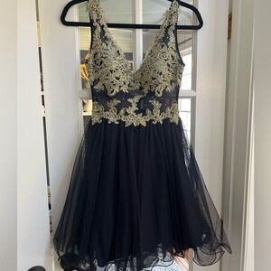 Blondie Nites by Stacy Skylar Cocktail Dress in size 3